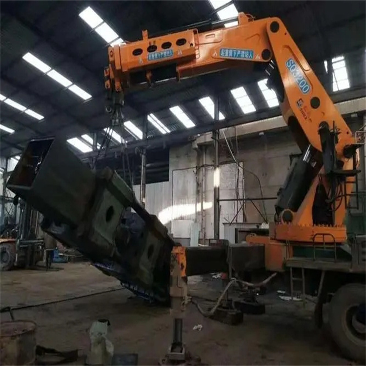 泗水130吨折臂吊车出租吊机租赁附近电话