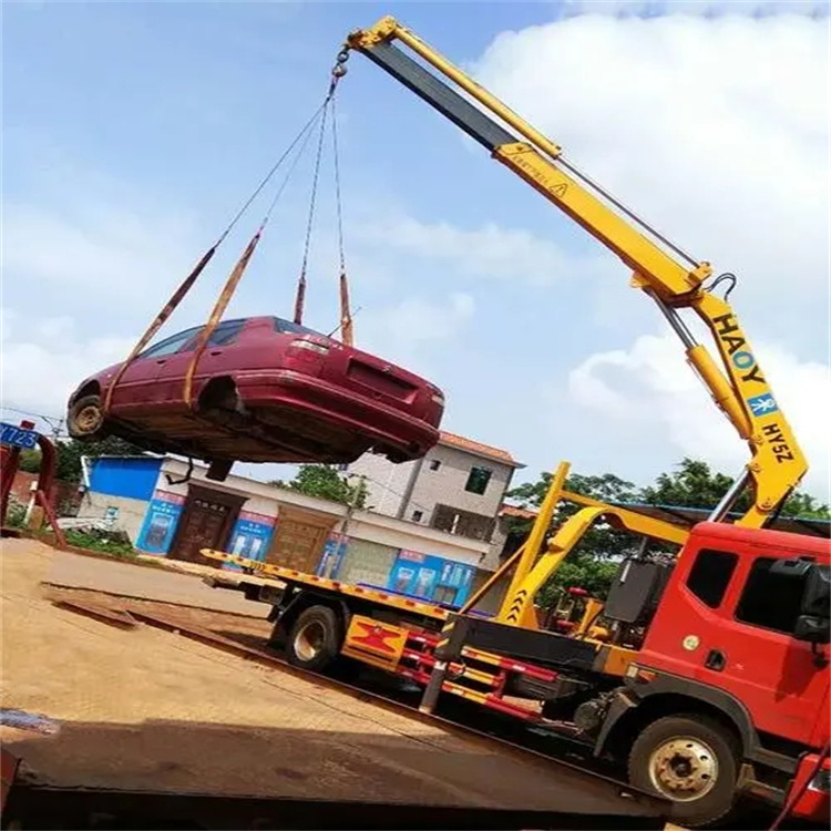 泗水吊车吊汽车的正确方法