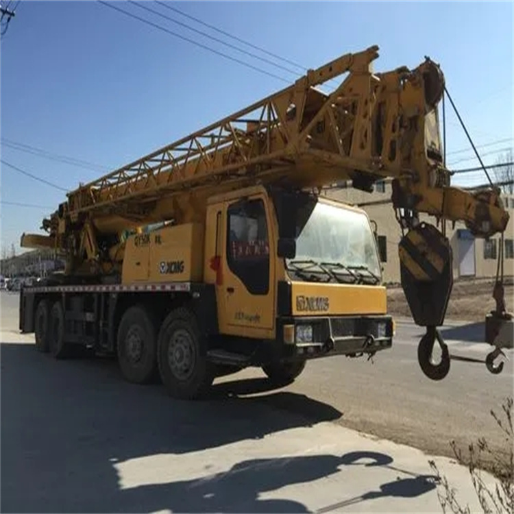 泗水吊车吊挖机吊哪里比较安全